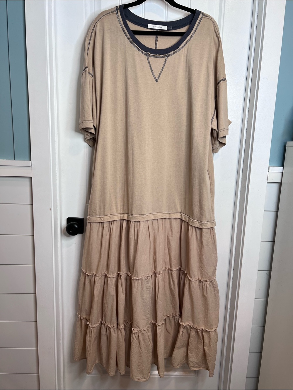 Mustard Seed Beige Tiered Maxi Dress with Navy Trim. Size Large.